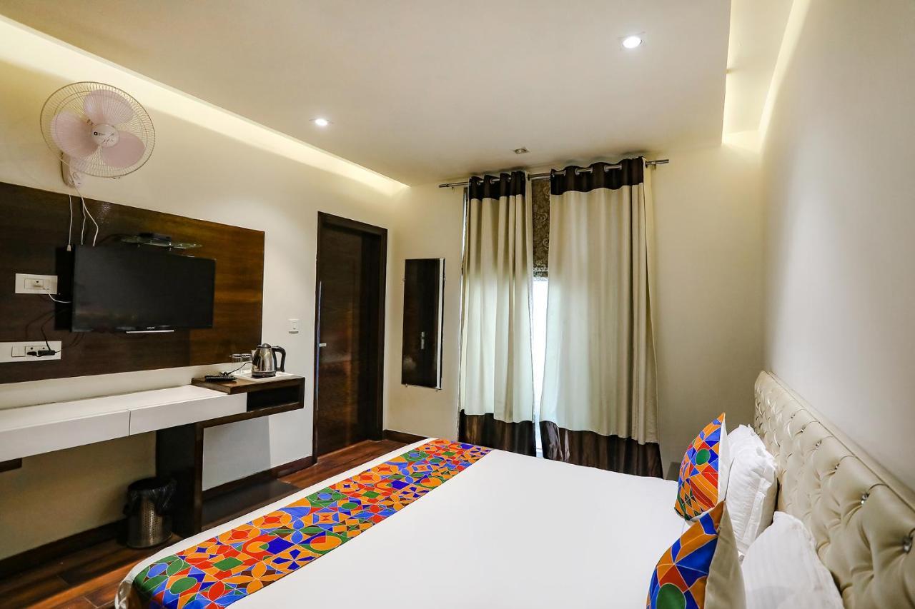Fabhotel Grand Stay New Delhi Exterior foto